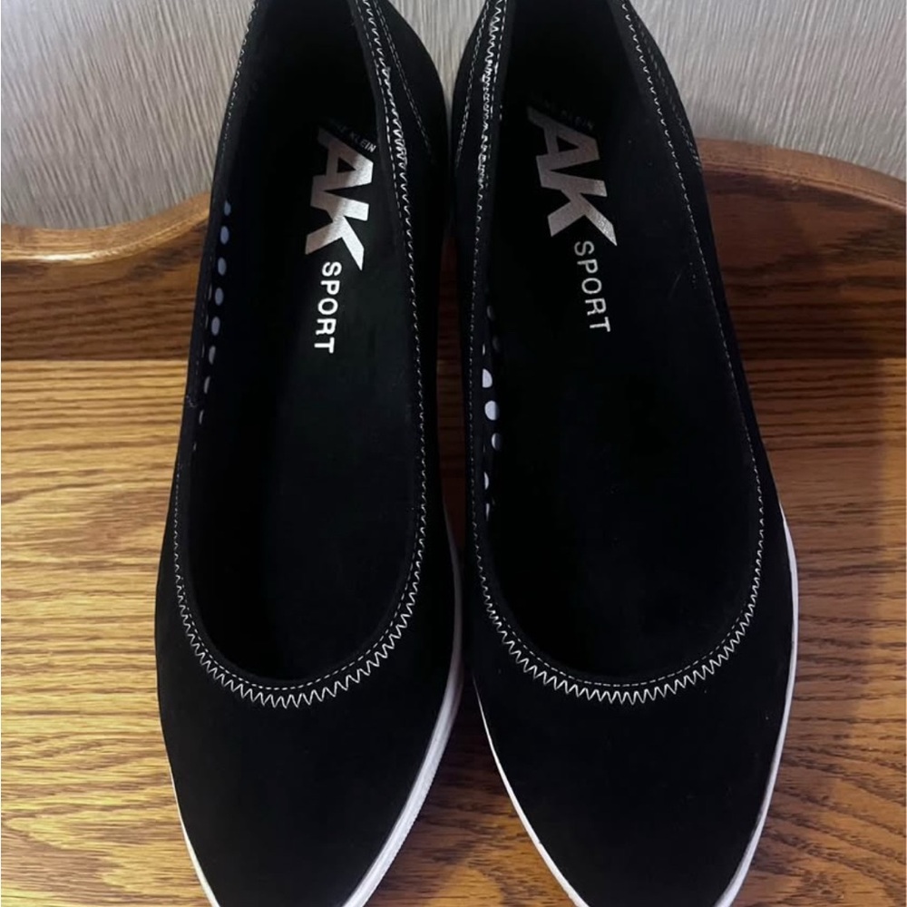 Women's Black Flats